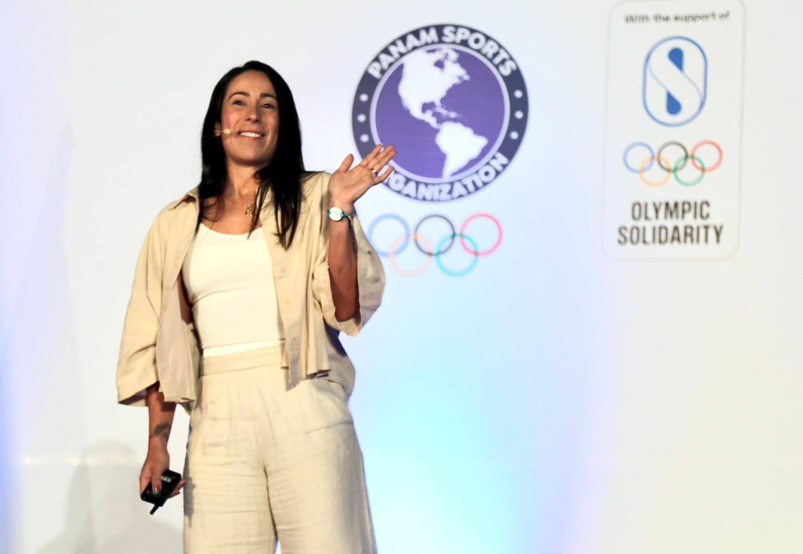 Mariana Pajón inspira con su historia de perseverancia en el III Forum Continental para Atletas