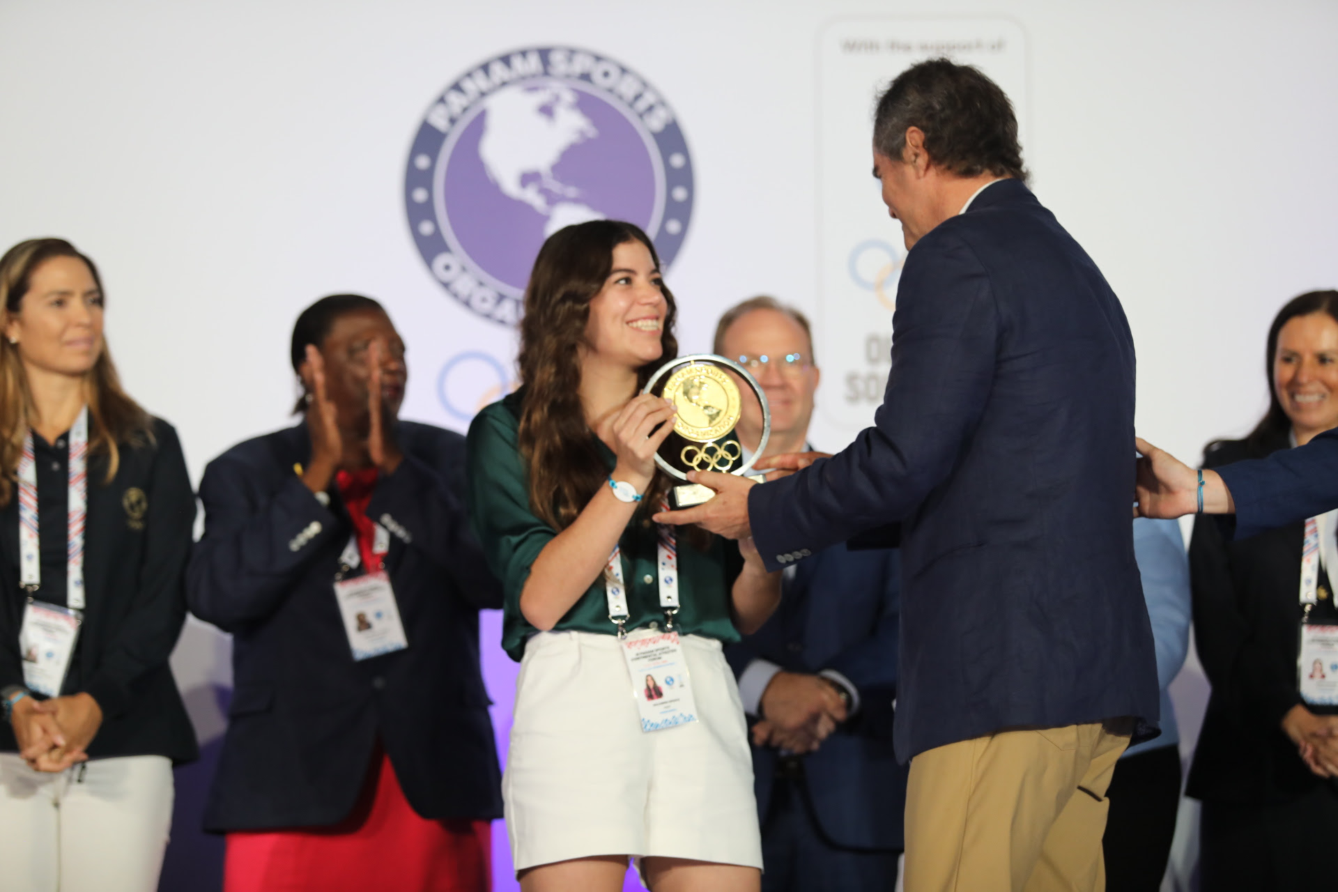 Alejandra Orozco Honored at the Panam Sports Athletes’ Forum 2024