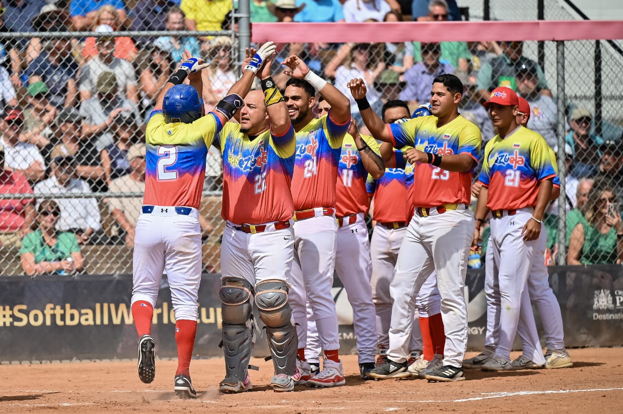 Venezuela Makes History, Wins Its First Men’s Softball World Title in Canada